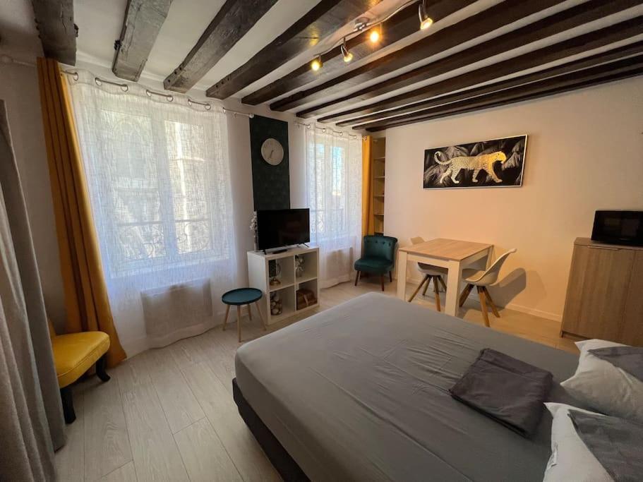 Appartement Vue Cathedrale- Centre Ville Meaux-Gare-Disney Экстерьер фото